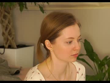 webcam girl mona_elisa live cam image #10946792