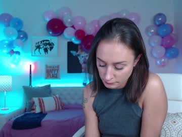 webcam girl holihurricane live cam image #4915515