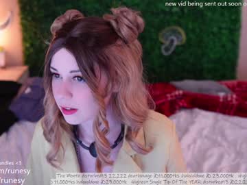 webcam girl runesy live cam image #4762063