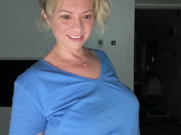 webcam girl kiradivine live cam image #3658802