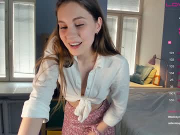 webcam girl youne_and_beautiful live cam image #6070594