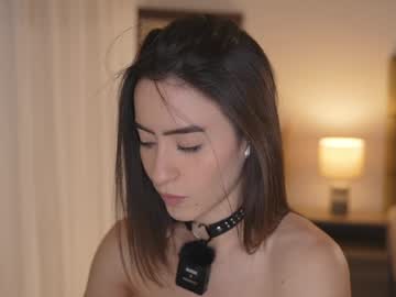 webcam girl emyii live cam image #12440808
