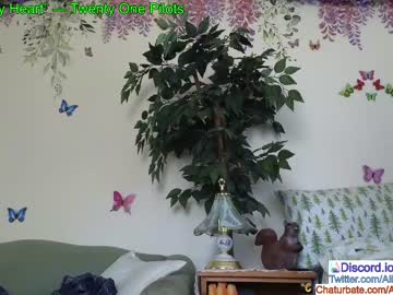 webcam girl aliceriverscam live cam image #6990429