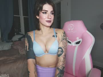 webcam girl aynmarie live cam image #6324699