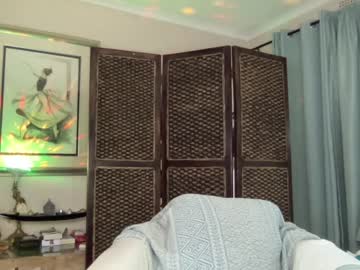 webcam girl gl1tter_barbie live cam image #1618333