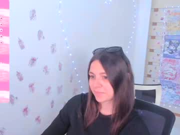 webcam girl halley_pink live cam image #10126974