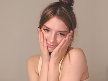 webcam girl lesi_moon live cam image #6736503