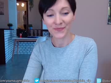 webcam girl yournaughtypixie live cam image #2601840