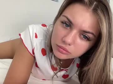 webcam girl cassies1 live cam image #9496831