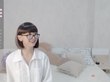webcam girl little_yena live cam image #7527133