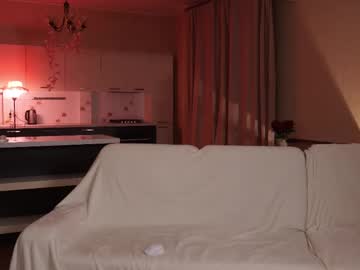webcam girl nicole_birds live cam image #12662491