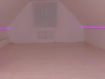 webcam girl uwunikaa live cam image #10751961