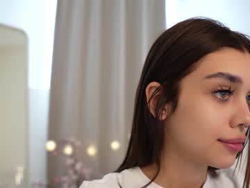 webcam girl karina_amiri live cam image #10154485