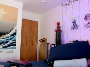 webcam girl littlee33 live cam image #2607813