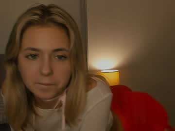 webcam girl mildredgarrett live cam image #11104567