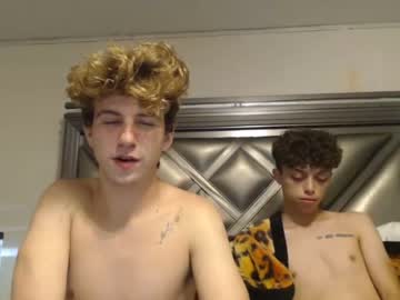 webcam man gayndepressed live cam image #6830918
