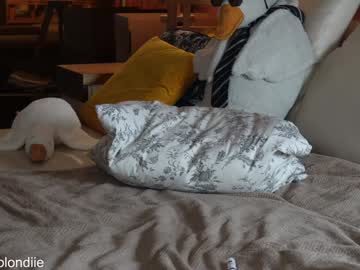 webcam girl bestblondiiecb live cam image #10222539