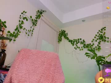 webcam girl breeding_material live cam image #11632051