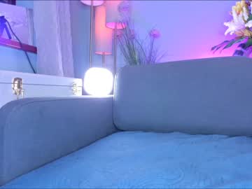 webcam girl littlee33 live cam image #6389282