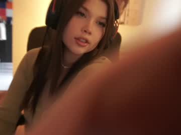 webcam girl bitter_moon live cam image #12085758