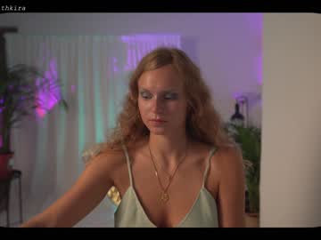 webcam girl chillwithkira live cam image #3048129