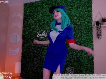 webcam girl runesy live cam image #8172058