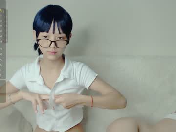 webcam girl little_yena live cam image #7126034