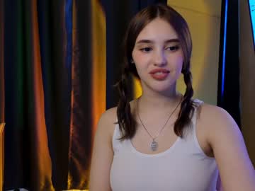 webcam girl angella_kleee live cam image #9221769