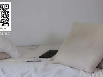webcam girl miiiawallace live cam image #12580853