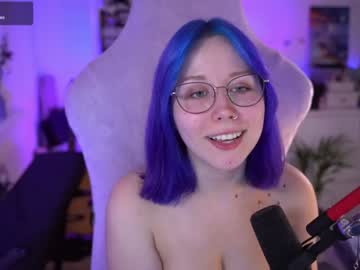 webcam girl blue_mooncat live cam image #9748861
