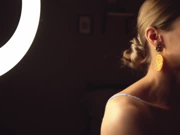 webcam girl cuteelsa_ live cam image #7722700