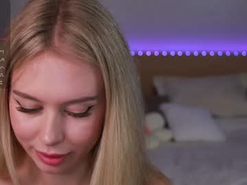 webcam girl aleksa_cutie live cam image #9429402