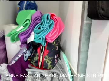 webcam girl lets_slip_and_slide live cam image #7233727