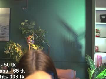 webcam girl ella_knockers_xl live cam image #1749872
