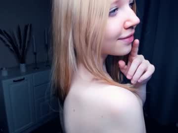 webcam girl hug_honestly live cam image #7781388