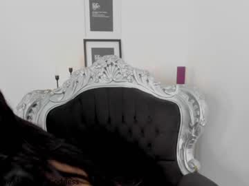 webcam girl moniqueeass live cam image #7224910