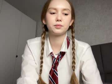 webcam girl lizzy_cutie live cam image #10747901
