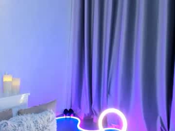 webcam girl ella_twinkle live cam image #4636683
