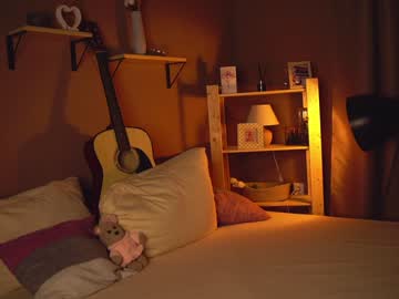 webcam girl cuteelsa_ live cam image #7982074