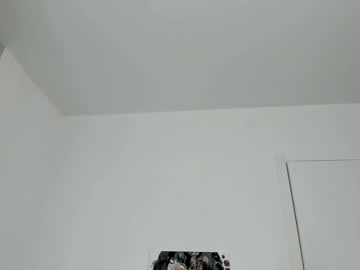 webcam girl jenie_fire live cam image #11859430