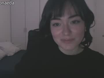 webcam girl dronae live cam image #2406936