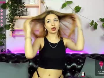 webcam girl britney_presty live cam image #2993554