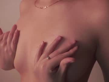 webcam girl helenmoors live cam image #5319261