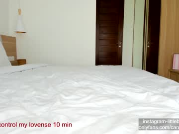 webcam girl carolinaherera live cam image #3145364
