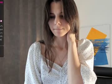 webcam girl peek_in_my_window live cam image #7672520