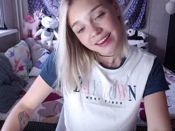 webcam girl babyfromtheforest live cam image #3206621