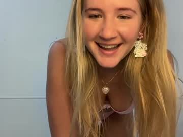 webcam girl itsssosierra live cam image #12385185