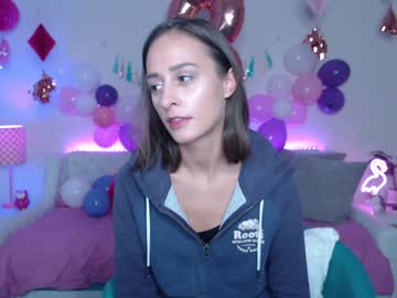 webcam girl holihurricane live cam image #1556791