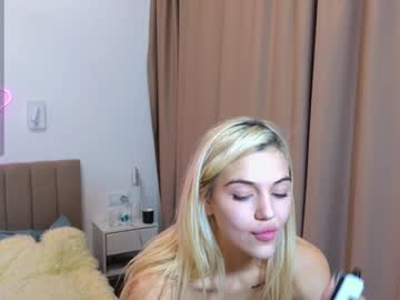 webcam girl rainbowjoy live cam image #11014743