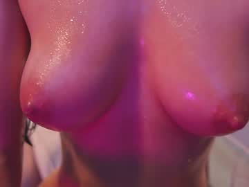 webcam girl lucie_beltran live cam image #9181413